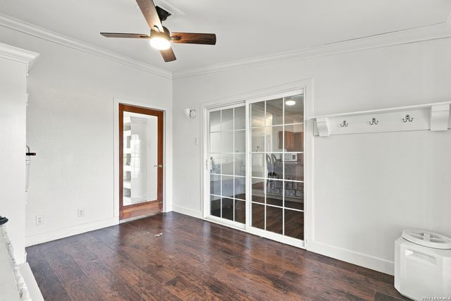25840 MATHIS RD, Elmendorf, TX 78112