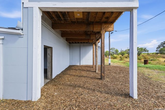 25840 MATHIS RD, Elmendorf, TX 78112