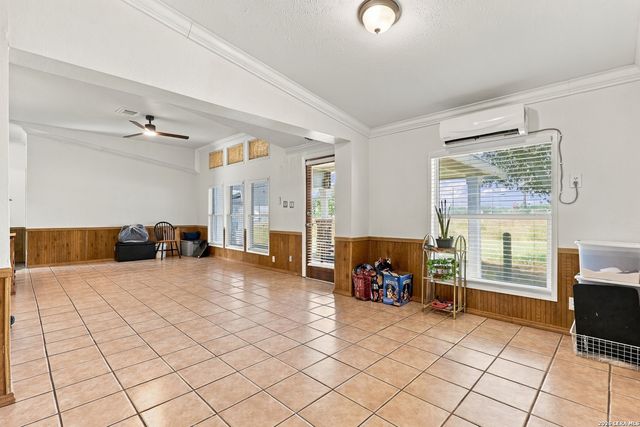 25840 MATHIS RD, Elmendorf, TX 78112