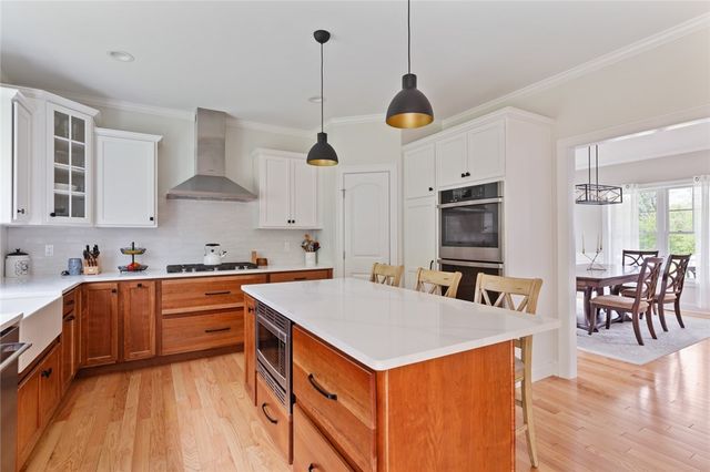 25 Kristin Drive, Cranston, RI 02921