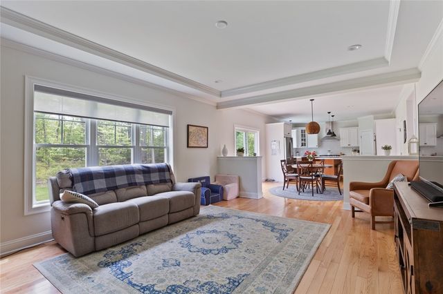 25 Kristin Drive, Cranston, RI 02921