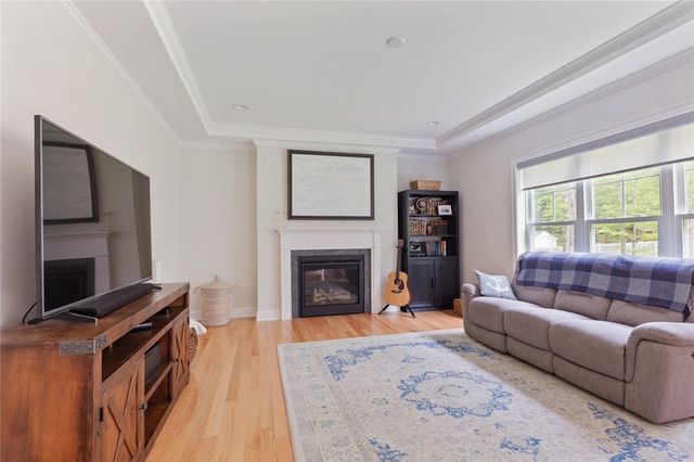 25 Kristin Drive, Cranston, RI 02921