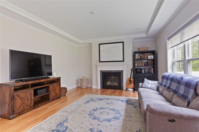 25 Kristin Drive, Cranston, RI 02921