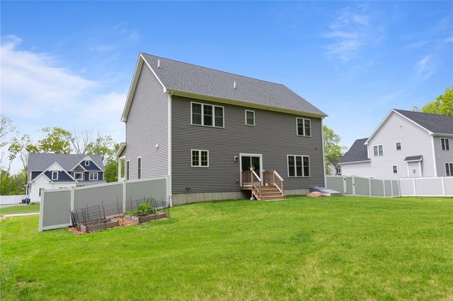25 Kristin Drive, Cranston, RI 02921