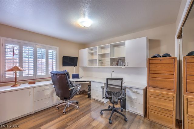 8197 Sedona Sunrise Drive, Las Vegas, NV 89128