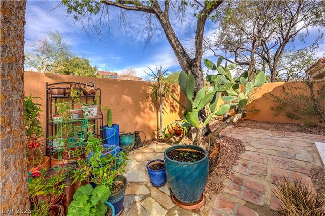 8197 Sedona Sunrise Drive, Las Vegas, NV 89128