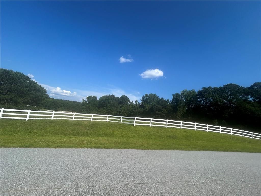 10 Longview Drive, Oxford, GA 30054