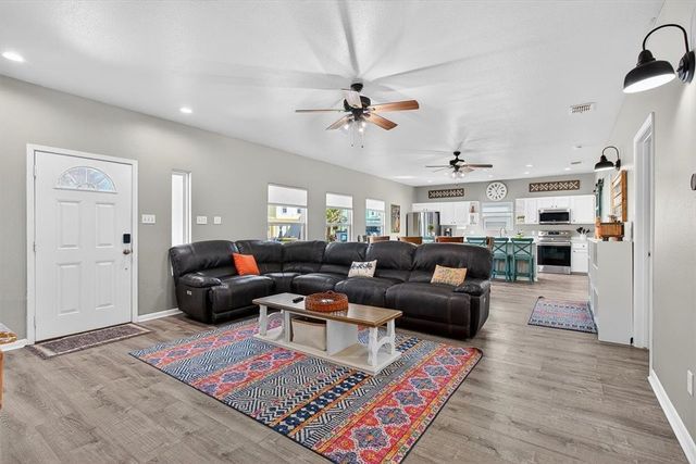 622 Sandy Lane, Port Aransas, TX 78373