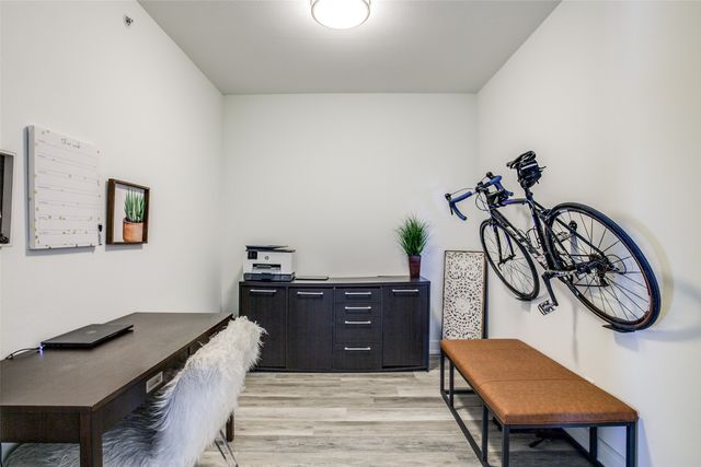 5710 Mccommas Boulevard 301, Dallas, TX 75206