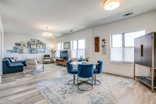 5710 Mccommas Boulevard 301, Dallas, TX 75206