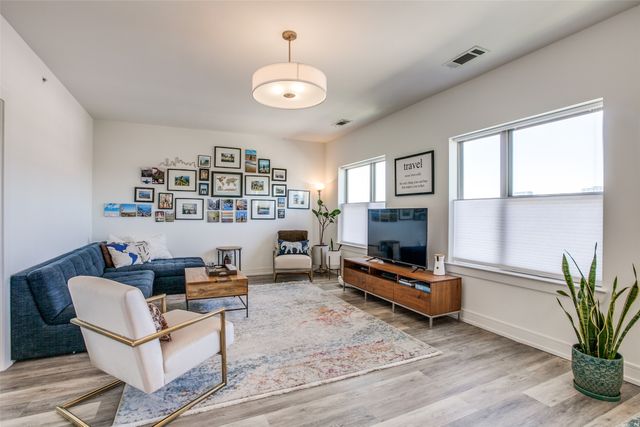 5710 Mccommas Boulevard 301, Dallas, TX 75206