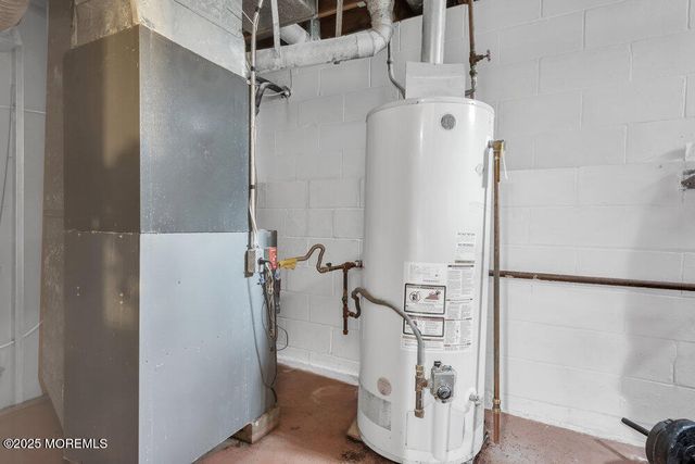 886 Green Valley Road, Jackson, NJ 08527