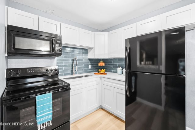 4104 LEONARD Circle E, Jacksonville, FL 32209