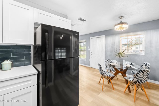 4104 LEONARD Circle E, Jacksonville, FL 32209