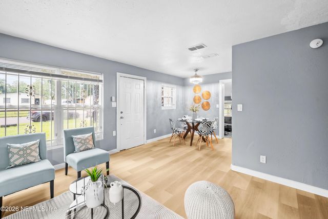 4104 LEONARD Circle E, Jacksonville, FL 32209