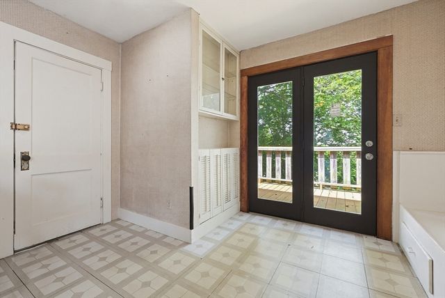 620-622 Beech St, Boston, MA 02131