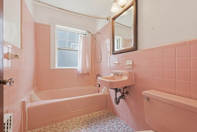 620-622 Beech St, Boston, MA 02131