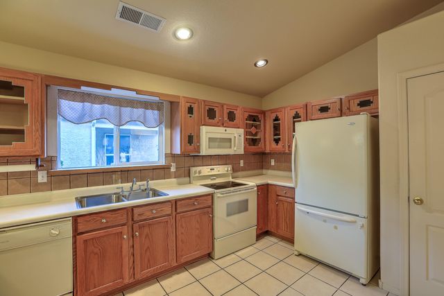 757 Valley Meadows Drive, Rio Rancho, NM 87144