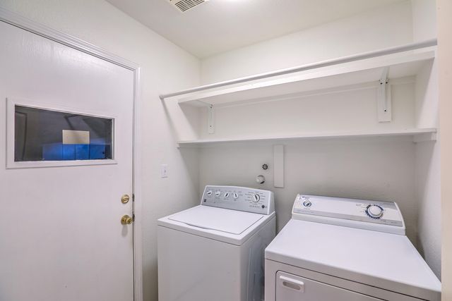 757 Valley Meadows Drive, Rio Rancho, NM 87144