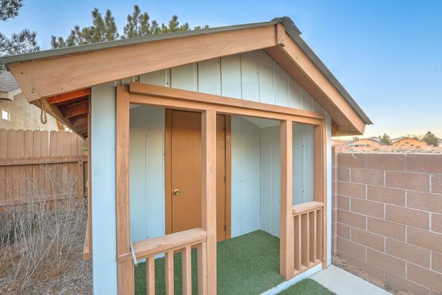 757 Valley Meadows Drive, Rio Rancho, NM 87144