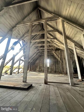 18 PEARL ST, Penns Grove, NJ 08069