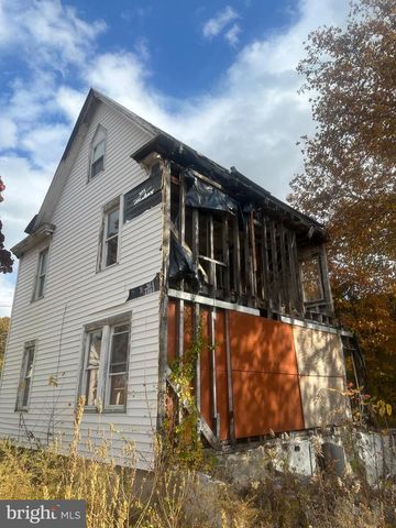 18 PEARL ST, Penns Grove, NJ 08069