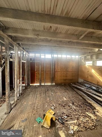 18 PEARL ST, Penns Grove, NJ 08069