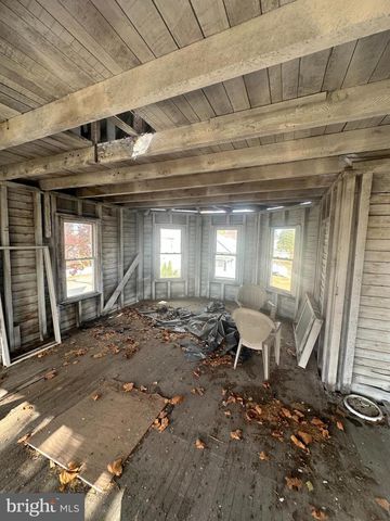 18 PEARL ST, Penns Grove, NJ 08069