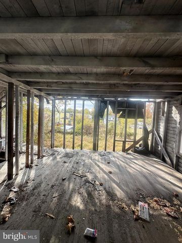 18 PEARL ST, Penns Grove, NJ 08069