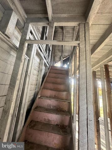 18 PEARL ST, Penns Grove, NJ 08069