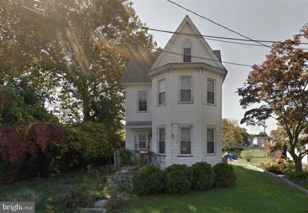 18 PEARL ST, Penns Grove, NJ 08069