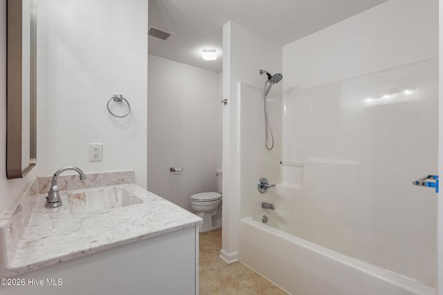 4122 Breezewood Drive 102, Wilmington, NC 28412