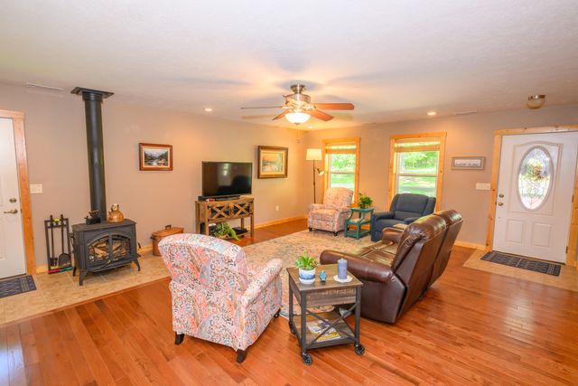 32344 Us-160, Tecumseh, MO 65760