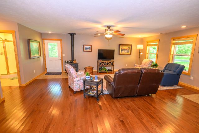 32344 Us-160, Tecumseh, MO 65760