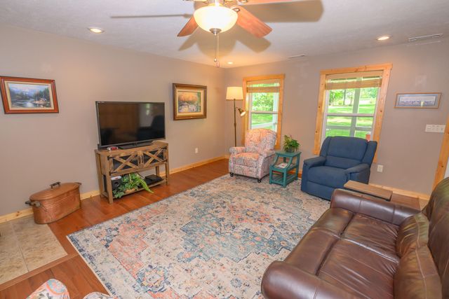 32344 Us-160, Tecumseh, MO 65760