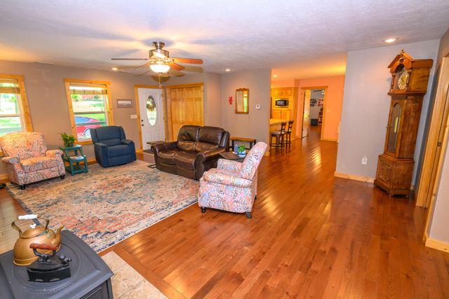 32344 Us-160, Tecumseh, MO 65760