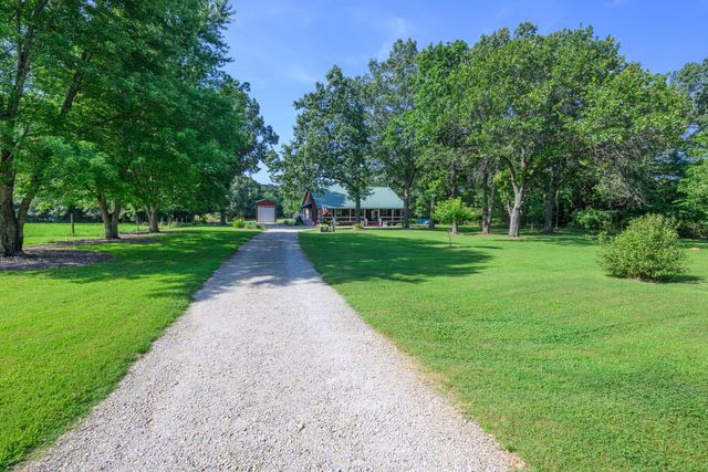 32344 Us-160, Tecumseh, MO 65760