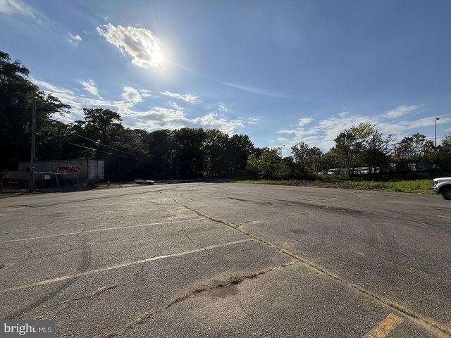 316-320 W 5TH ST, Chester, PA 19013