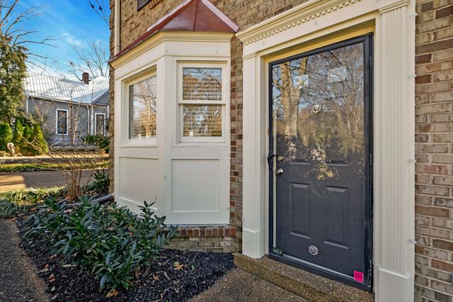 1005 Glendale Ln, Nashville, TN 37204
