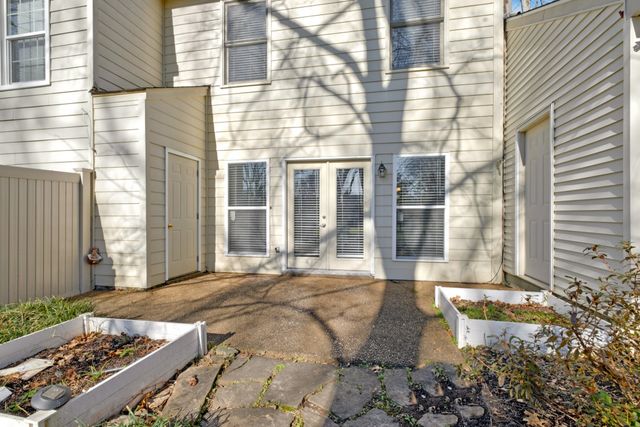 1005 Glendale Ln, Nashville, TN 37204