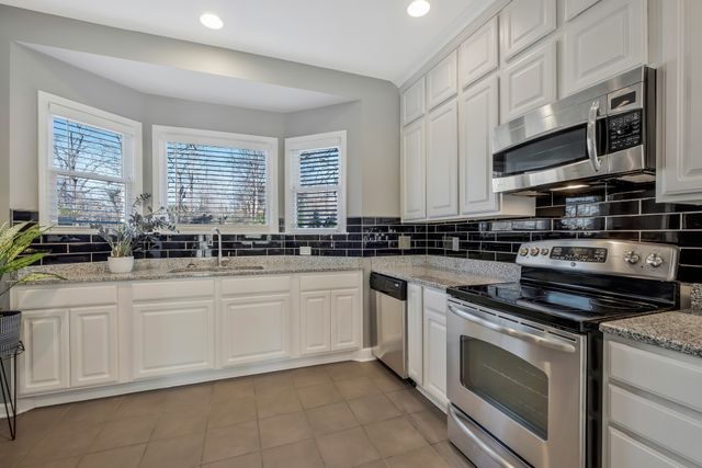 1005 Glendale Ln, Nashville, TN 37204