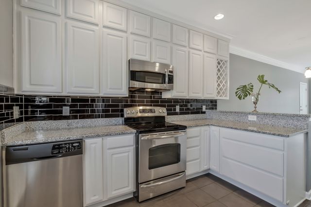 1005 Glendale Ln, Nashville, TN 37204