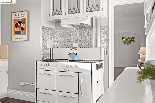 2201 Coloma St., Oakland, CA 94602