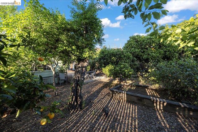 2201 Coloma St., Oakland, CA 94602