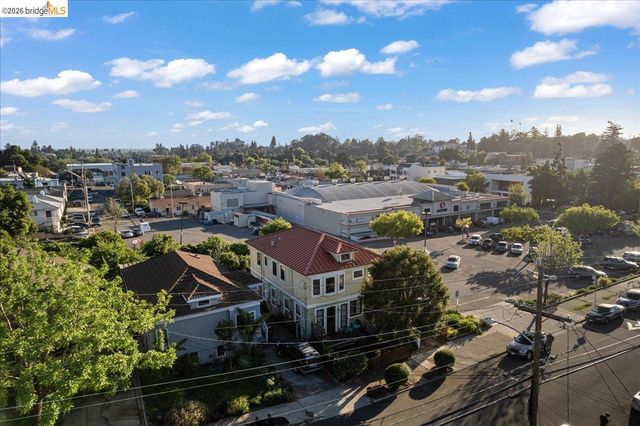 2201 Coloma St., Oakland, CA 94602