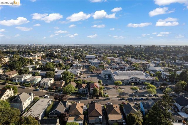 2201 Coloma St., Oakland, CA 94602