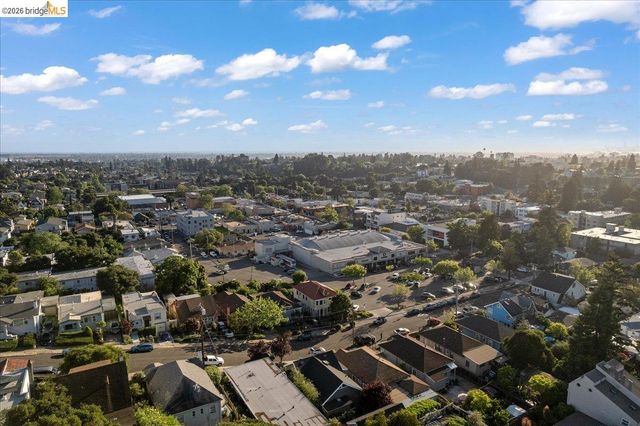 2201 Coloma St., Oakland, CA 94602