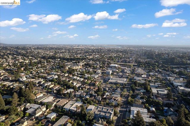 2201 Coloma St., Oakland, CA 94602