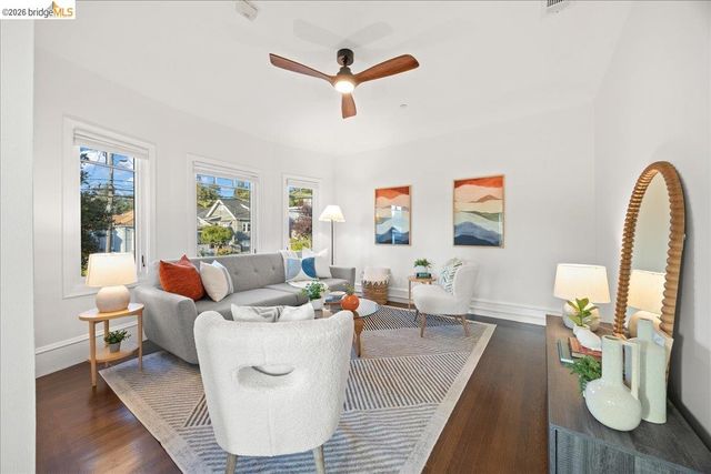 2201 Coloma St., Oakland, CA 94602