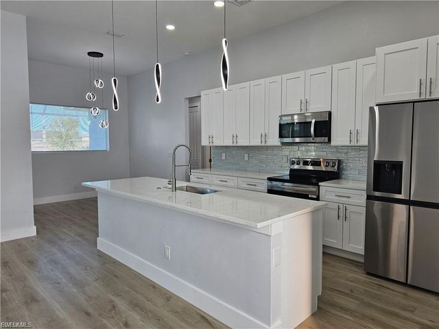 1425 NW 1st ST, Cape Coral, FL 33993